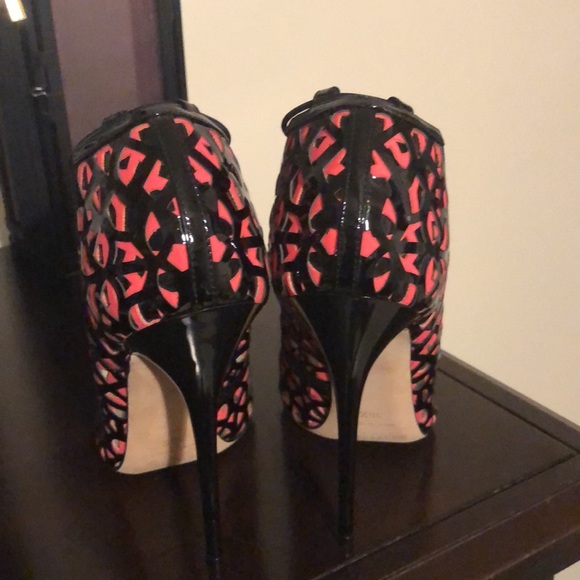 Jimmy Choo black patent leather and pink neoprene booties size 38.5 - Picture 6 of 10